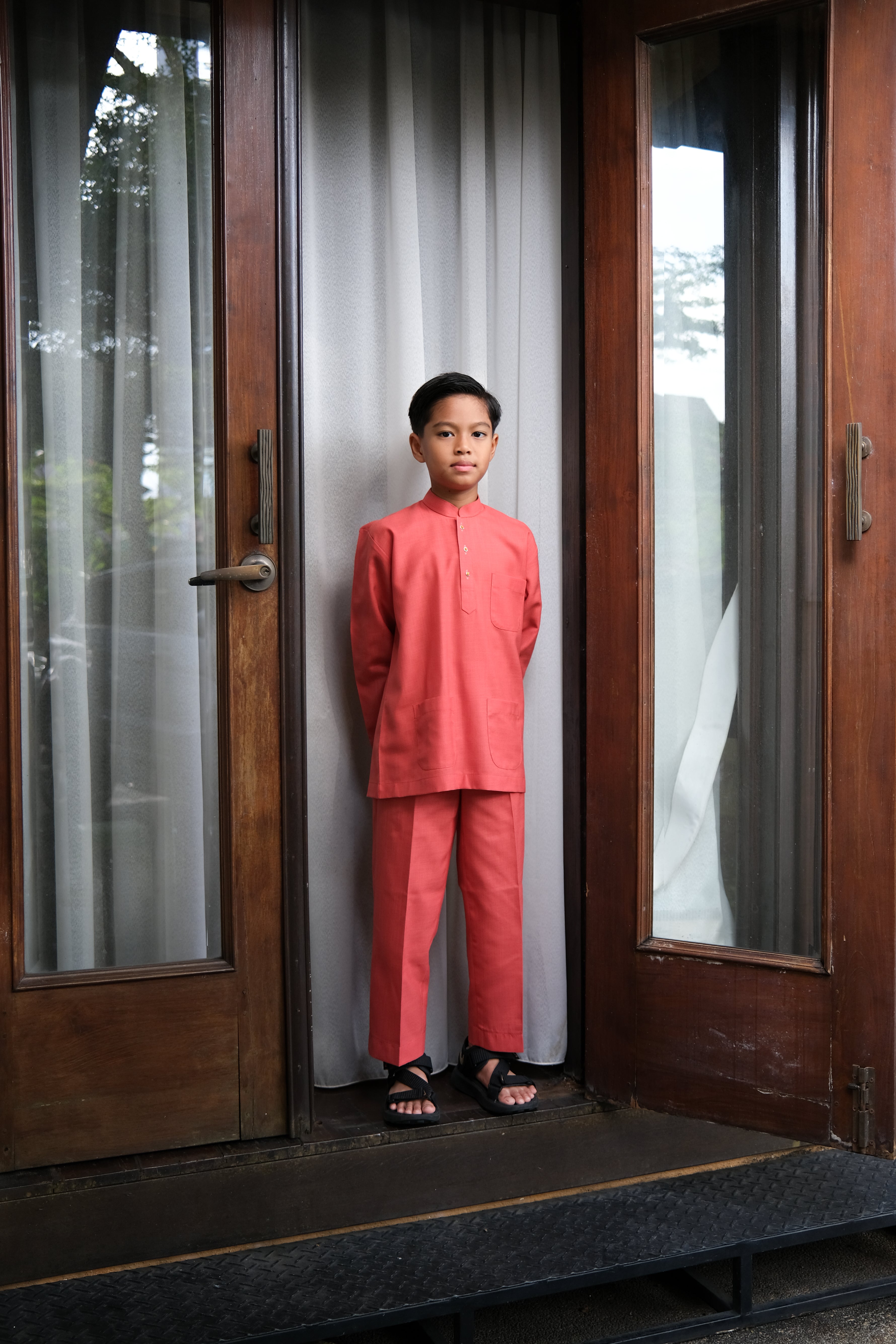 Tunku Kids (three-button) | Brick Red